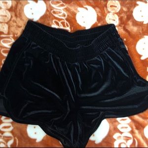 woman’s velvet shorts